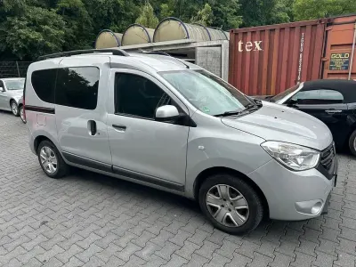 Gebraucht Dacia Dokker 102 PS (75 kW) 2017 Silber Van / Kleinbus