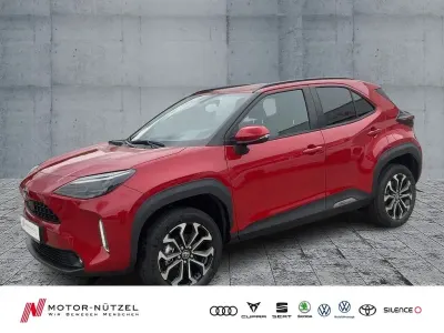 Neu Toyota Yaris Cross 131 PS (96 kW) 2026 Emotional red 2 SUV