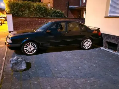 Używany Audi 80 Sport 150 KM (110 kW) 1993 Niebieski Sedan/Limuzyna