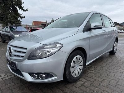 Usata Mercedes B180 122 CV (89 kW) 2014 Argento Monovolume
