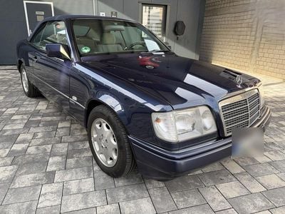 Gebraucht Mercedes E200 Sportline 136 PS (100 kW) 1996 Blau Cabrio