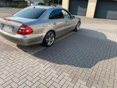 Mercedes E320