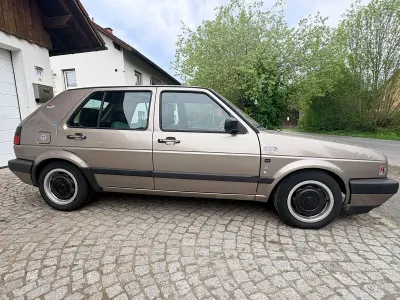 Gebraucht VW Golf II 70 PS (51 kW) 1990 Gold Kleinwagen