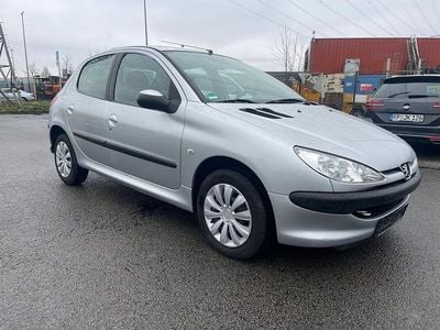 Silber Gebraucht 2005 Peugeot 206 Kleinwagen | 3.999 € (Etwas zu teuer)
