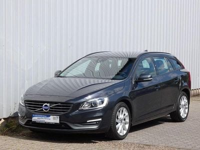 Grau Gebraucht 2015 Volvo V60 Business Edition Kombi | 12.980 € (Fairer Preis)