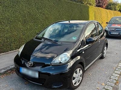 Schwarz Gebraucht 2008 Toyota Aygo Kleinwagen | 2.500 € (Fairer Preis)