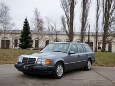Grau Gebraucht 1993 Mercedes E280 Kombi | 59.600 €