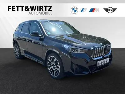 Gebraucht BMW iX1 M Sport 230 kW (313 PS) 2023 Saphirschwarz metallic SUV