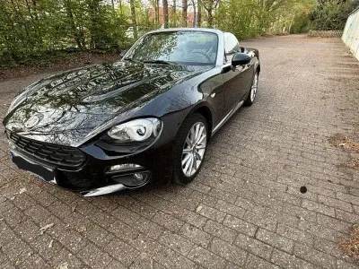 Gebraucht Fiat 124 Spider Lusso 140 PS (102 kW) 2016 Schwarz Cabrio