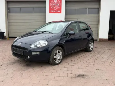 Gebraucht Fiat Punto 69 PS (50 kW) 2015 Schwarz Kleinwagen