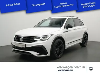 Gebraucht VW Tiguan R-line 150 PS (110 kW) 2023 Schwarz / oryxweiss perlmutteffekt (metallic) SUV