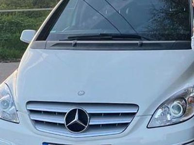 Usado Mercedes B200 136 HP (100 kW) 2011 Branco Monovolume
