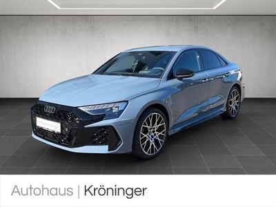 Daytonagrau perleffekt Gebraucht 2025 Audi RS3 Sport Limousine | 61.990 € (Guter Preis)