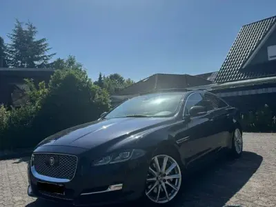 Gebraucht Jaguar XJ Premium Luxury 300 PS (220 kW) 2015 Blau Limousine