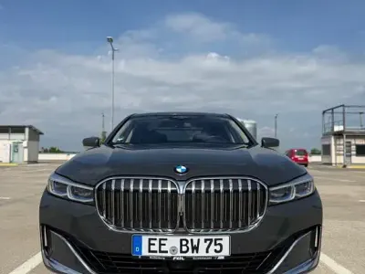 Gebraucht BMW 750 400 PS (294 kW) 2019 Grau Limousine