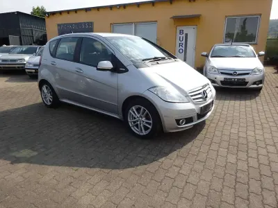 Gebraucht Mercedes A200 Elegance 140 PS (102 kW) 2010 Silber Limousine