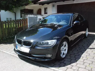 Gebraucht BMW 318 Cabriolet 143 PS (105 kW) 2010 Schwarz Cabrio