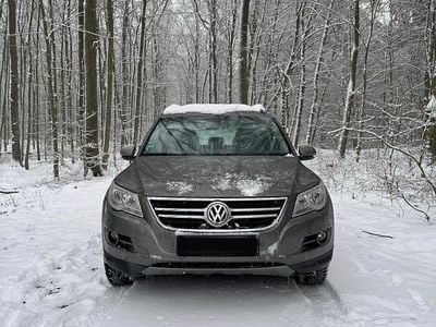 Grau Gebraucht 2009 VW Tiguan Track & Field SUV | 5.200 € (Superpreis)
