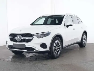 Używany Mercedes GLC200 Avantgarde 204 KM (150 kW) 2023 Biały SUV
