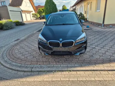 Gebraucht BMW 218 Active Tourer 136 PS (100 kW) 2021 Schwarz Van / Kleinbus