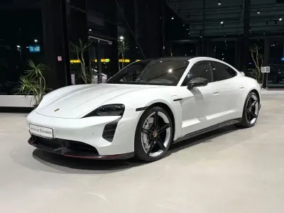 Second-hand Porsche Taycan GTS 439 kW (598 CP) 2022 Alb Berlinǎ