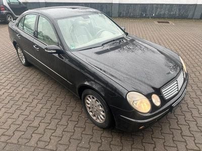 Schwarz Gebraucht 2004 Mercedes E240 Elegance Limousine | 1.990 € (Superpreis)