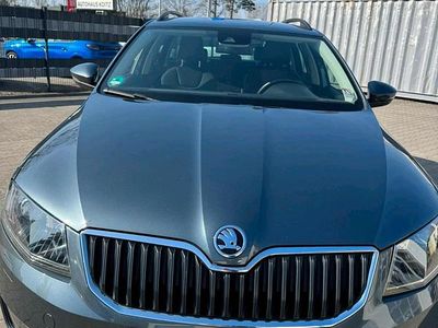 Gebraucht Skoda Octavia Elegance 150 PS (110 kW) 2015 Grau Kleinwagen