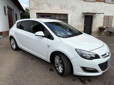 Gebraucht Opel Astra Active 140 PS (102 kW) 2013 Weiß Limousine