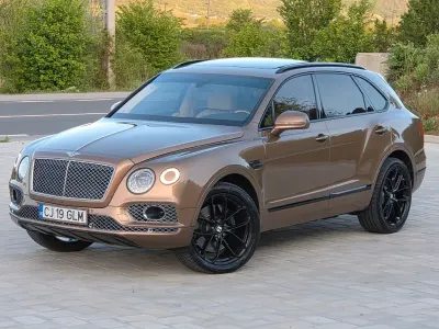 Brugt Bentley Bentayga Mulliner 608 HK (447 kW) 2018 Brun SUV