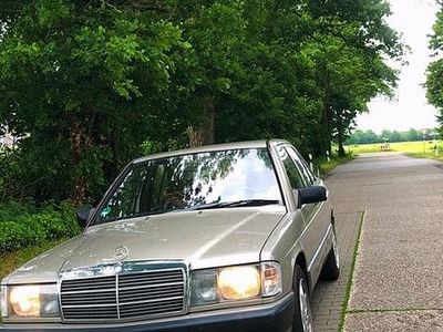 Gebraucht Mercedes 190 105 PS (77 kW) 1989 Andere farben Limousine