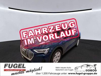 Gebraucht Audi e-tron Ambiente 300 kW (408 PS) 2022 Galaxisblau metallic SUV