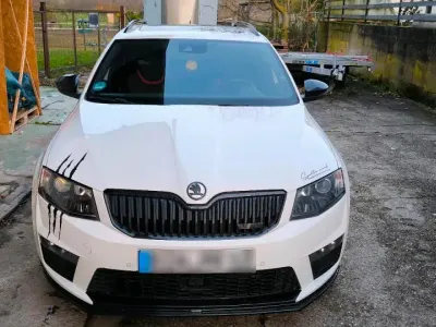 Gebraucht Skoda Octavia vRS 205 PS (150 kW) 2014 Weiß Kombi