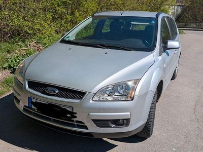 Second-hand Ford Focus Style 116 CP (85 kW) 2007 Argintiu Berlinǎ