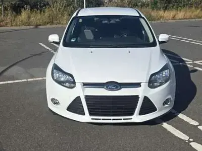 Gebraucht Ford Focus Champions Edition 140 PS (102 kW) 2012 Weiß Limousine