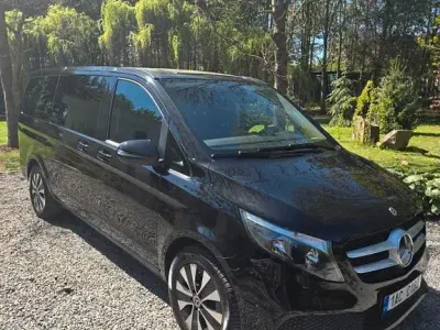 Gebraucht Mercedes V220 163 PS (119 kW) 2021 Schwarz Van / Kleinbus