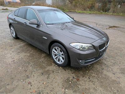 Gebraucht BMW 523 204 PS (150 kW) 2010 Braun Limousine