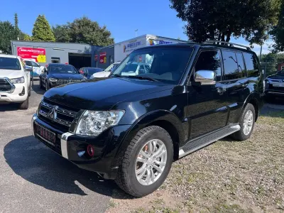 Gebraucht Mitsubishi Pajero Instyle 200 PS (147 kW) 2012 Schwarz SUV
