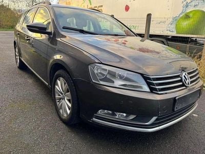 Braun Gebraucht 2014 VW Passat Limousine | 3.500 € (Etwas zu teuer)