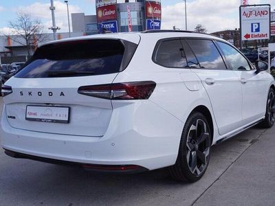 Nuova Skoda Superb SportLine 150 CV (110 kW) 2025 Bianco Station wagon