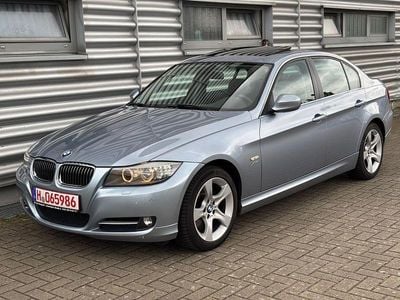 Gebraucht BMW 325 Sport Line 218 PS (160 kW) 2011 Blau Limousine