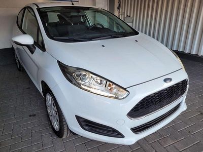 Gebraucht Ford Fiesta Trend 60 PS (44 kW) 2017 Weiß Kleinwagen