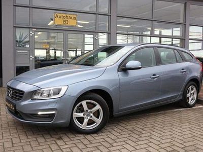 Usata Volvo V60 Business Edition 150 CV (110 kW) 2017 Blu Station wagon