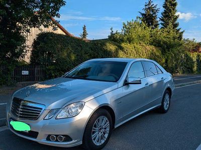 Mercedes E200