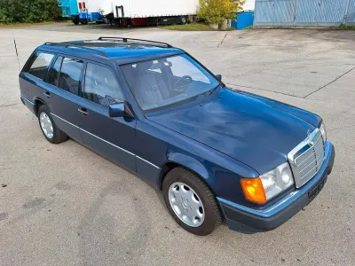 Brugt Mercedes E220 150 HK (110 kW) 1992 Blå Stationcar