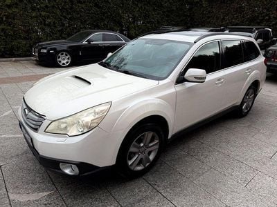Gebraucht Subaru Outback 150 PS (110 kW) 2010 Weiß Kombi