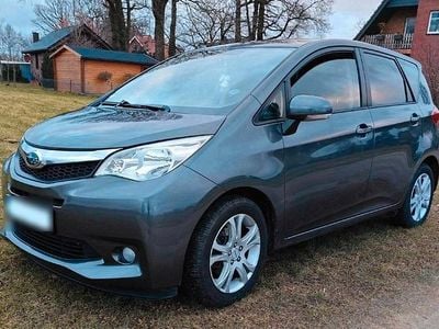 Usado Subaru Trezia Comfort 90 HP (66 kW) 2012 Cinzento Citadino