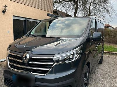 Gebraucht Renault Trafic 150 PS (110 kW) 2022 Grau Van / Kleinbus