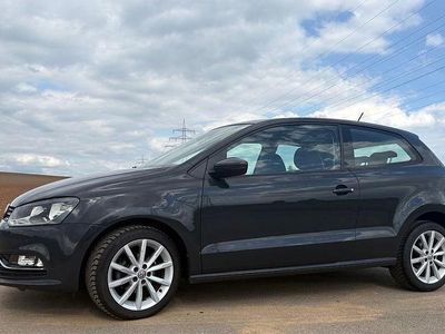 Usado VW Polo 90 HP (66 kW) 2017 Cinzento Citadino