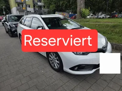 Gebraucht Toyota Auris Team 136 PS (100 kW) 2018 Weiß Limousine