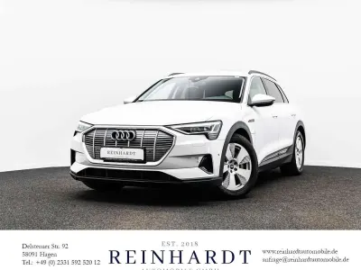 Gebraucht Audi e-tron Comfort 300 kW (408 PS) 2022 Gletscherweiß metallic SUV